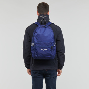 Fred Perry GRAPHIC TAPE BACKPACK Marino