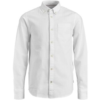 Street Style Vigo. Camisa blanca con bolsillo de animal print
