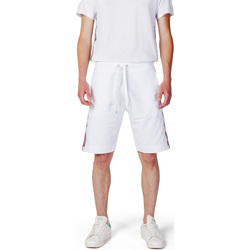 textil Hombre Shorts / Bermudas Moschino V1A6885 4409 Blanco